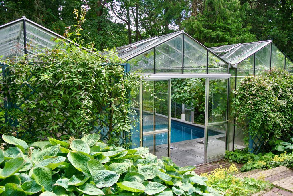 Zwembad-in-kas-in-Hattem