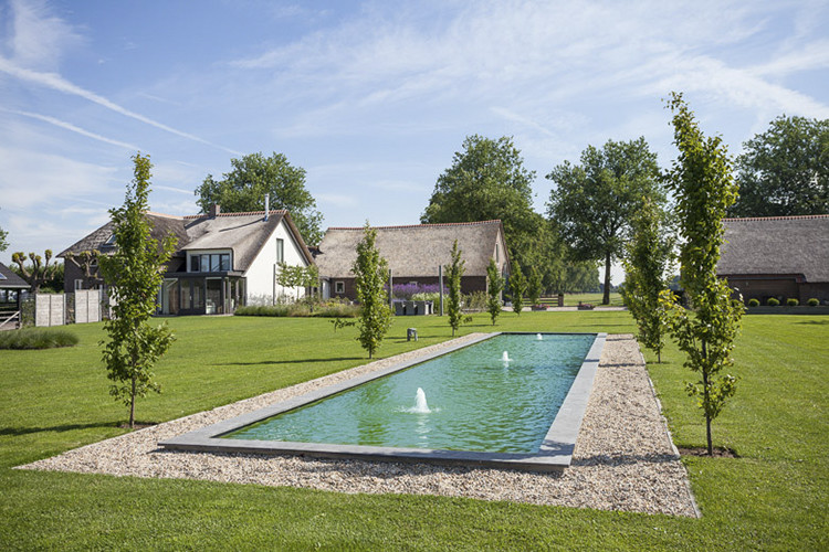 Landelijke tuin aan laten leggen in Hattem