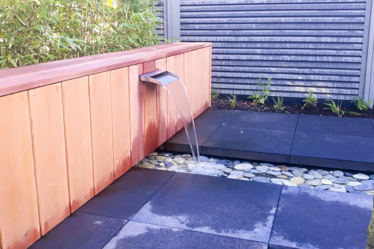 Rvs-waterval-en-watergoot-in-Apeldoorn-in-je-tuin