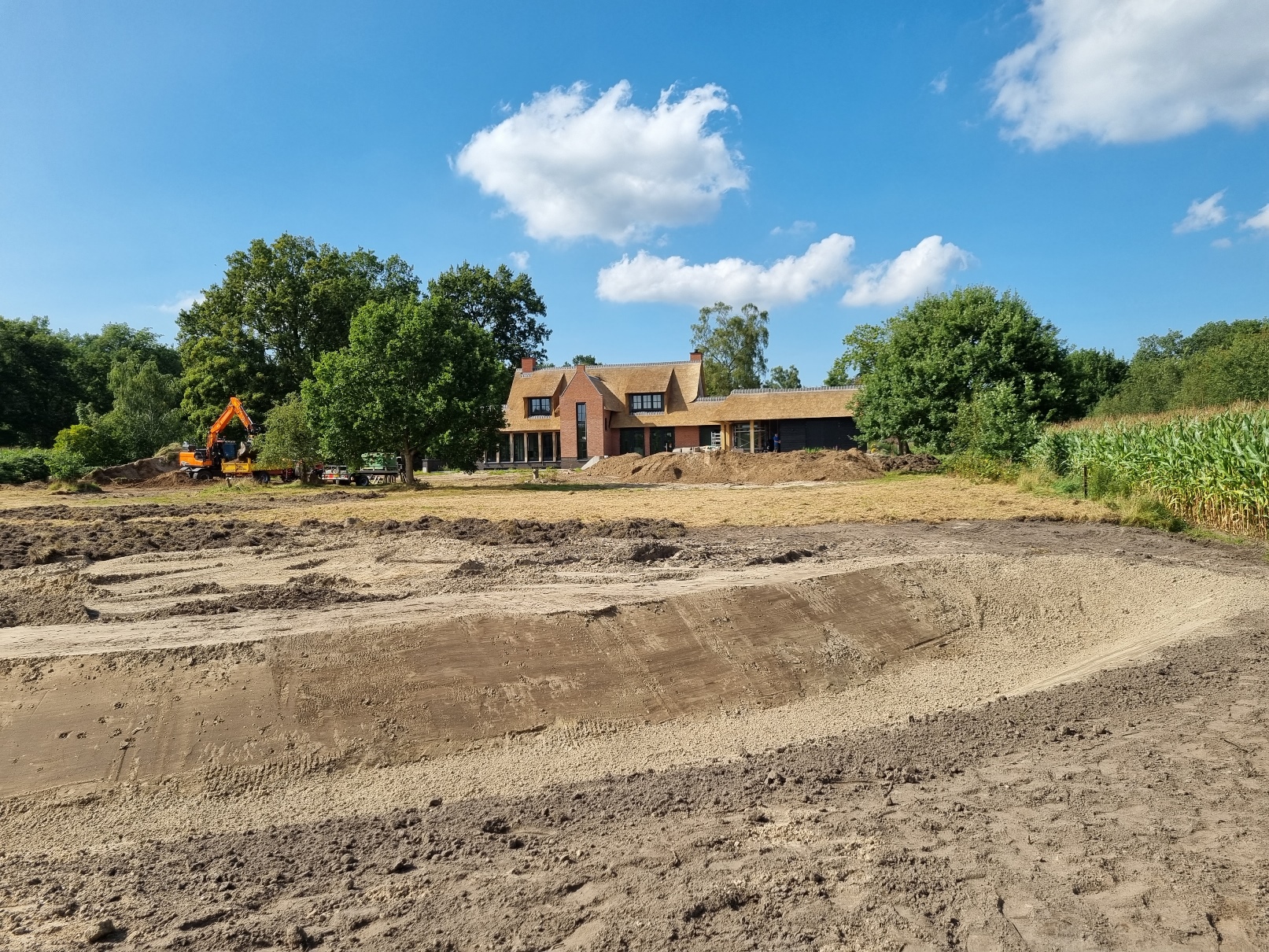 Tuinaanleg-landelijke-tuin-met-zwemvijver-Epe