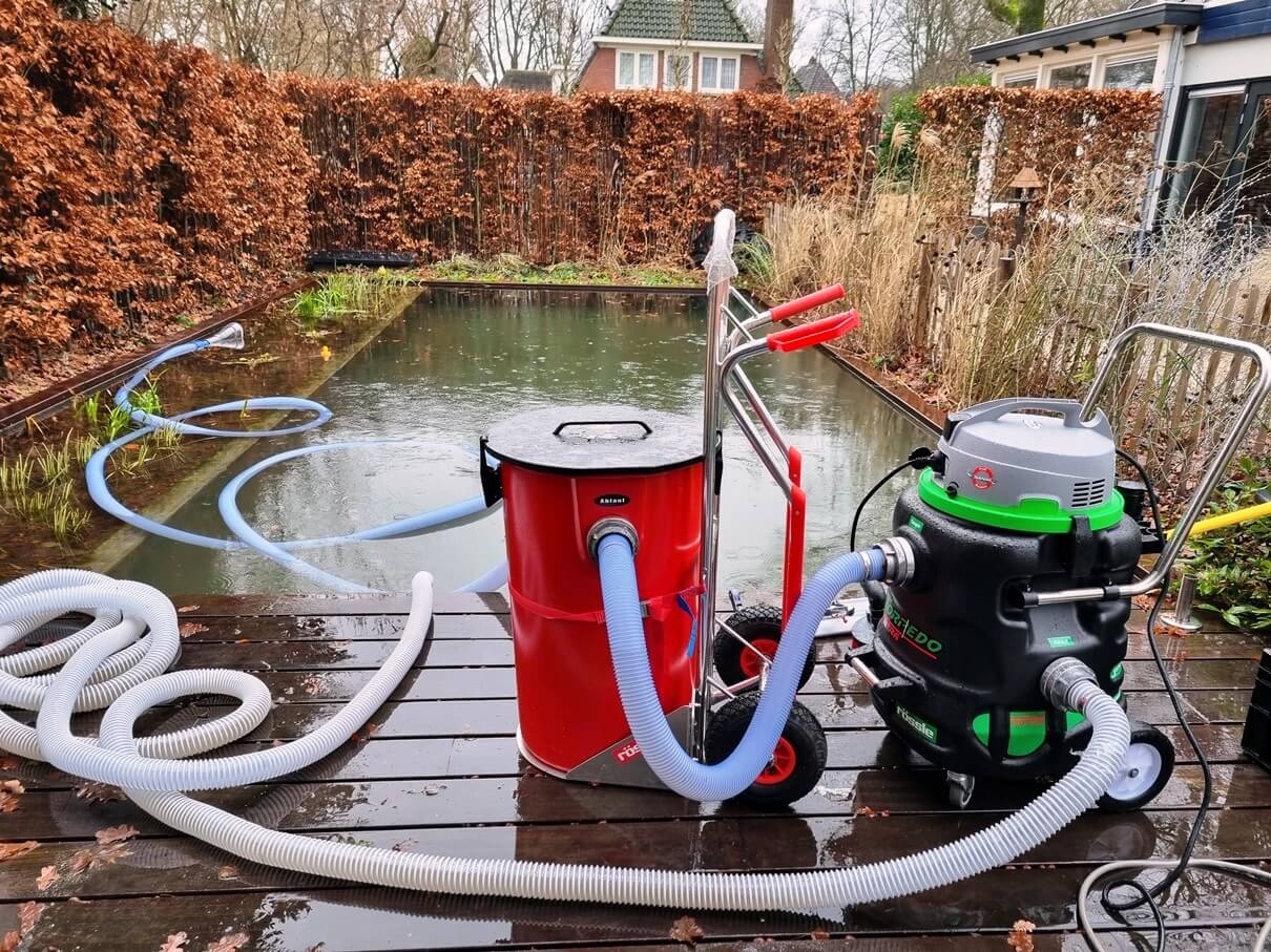 Zwemvijver onderhoud reinigingsmachine
