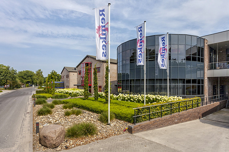 Laat-uw-bedrijfstuin-aanleggen-door-Vos-Tuinvisie